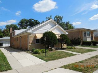 233 Zuelke Dr, Bellwood, IL