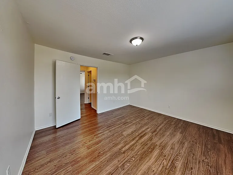 210 Phillips St — Photo 20