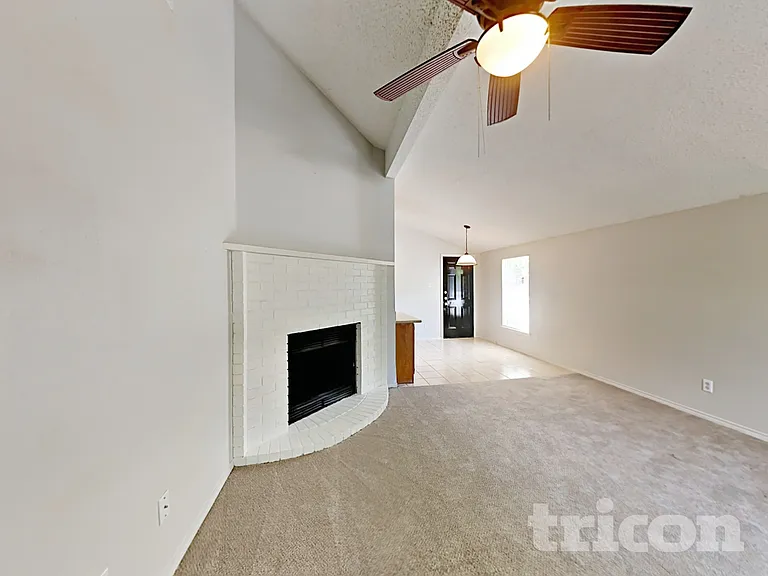 609 S Walnut Creek Dr — Photo 5