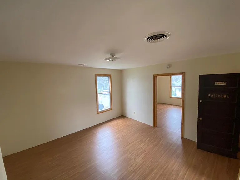 1207 Schuyler St — Photo 15
