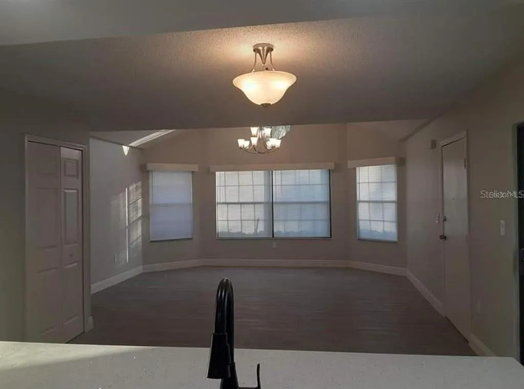 3 bed, 2.0 bath, 1250 sqft, $1,800 — Photo 2