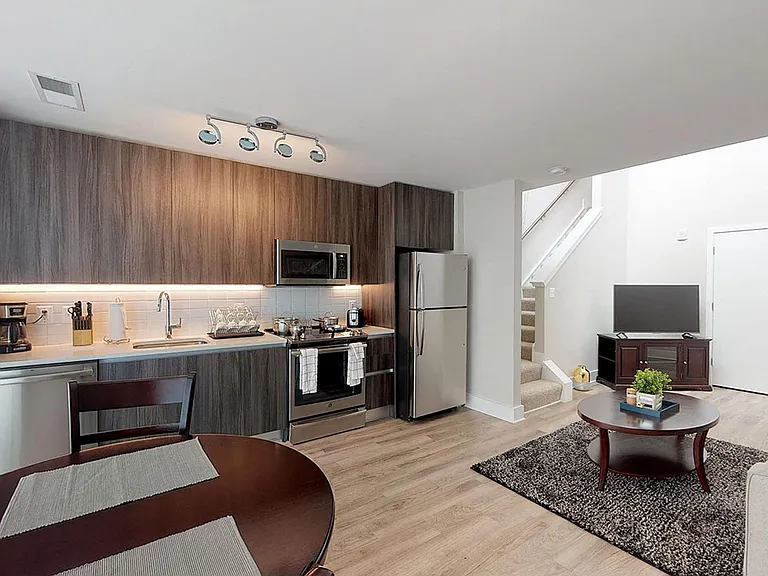 Modern on M — Photo 22