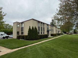 641 W Park Ave APT D, Libertyville, IL 60048