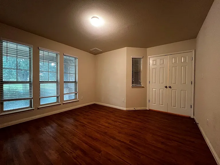 2708 Cottonwood Shores Dr — Photo 11