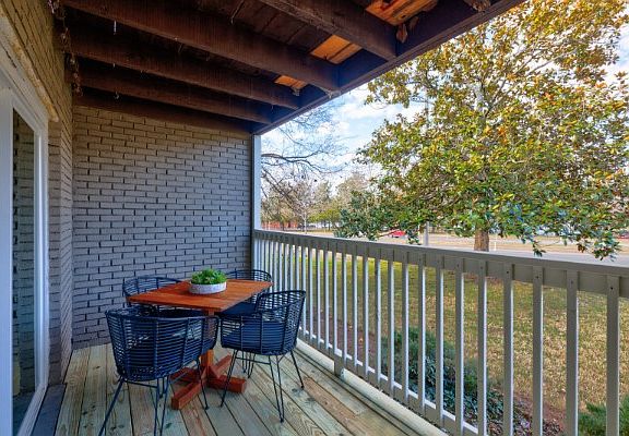 5th image of 1901 18th Ave S APT 203
