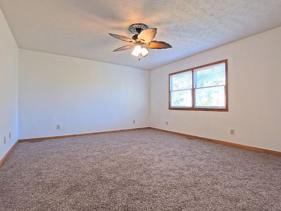 4th image of 2190 McKee Rd