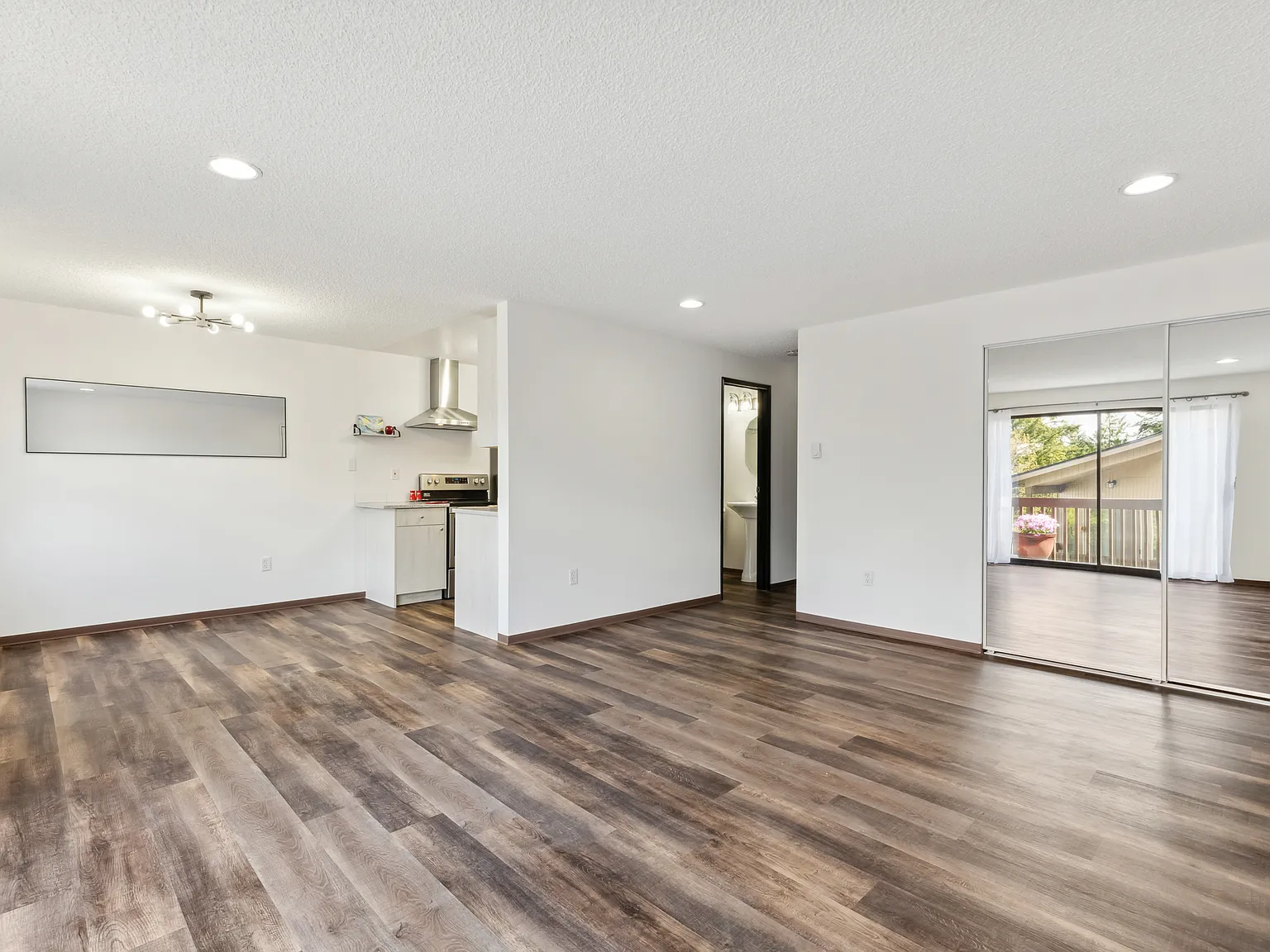 2 bed, 792 sqft, $2,249 — Photo 1