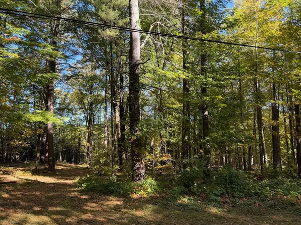15 Carrier Ln, Sutton, MA 01590