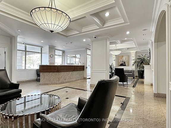 5th image of 130 Pond Dr #106