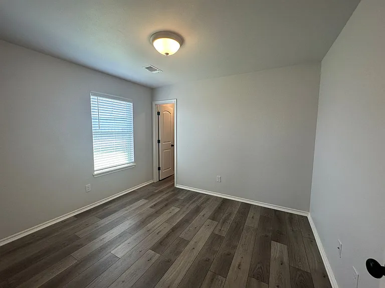 15749 Potomac Dr — Photo 26