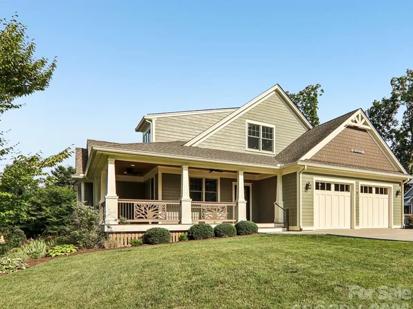 17 Hamilton Woods Ln, Etowah, NC 28729