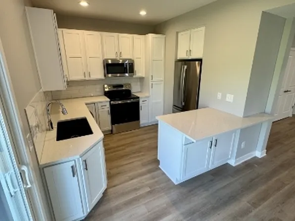 8353 Valley Spring Dr, De Soto, KS