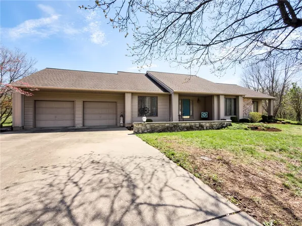 302 N Hutton Dr, Newton, IL 62448