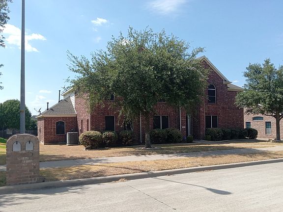 3rd image of 613 Garden Brook Ln