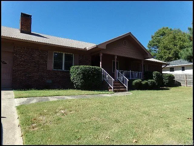 3 bed, 2.0 bath, 2134 sqft, $1,800 — Photo 3