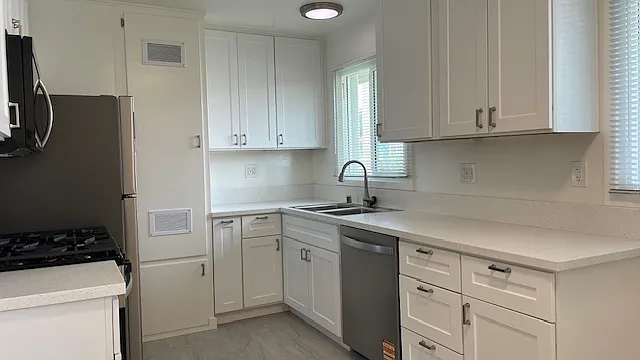 826 5th St #5 — Photo 3