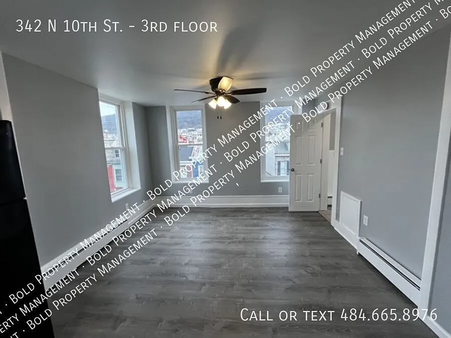 Building Photo - 342 N 10th St #3