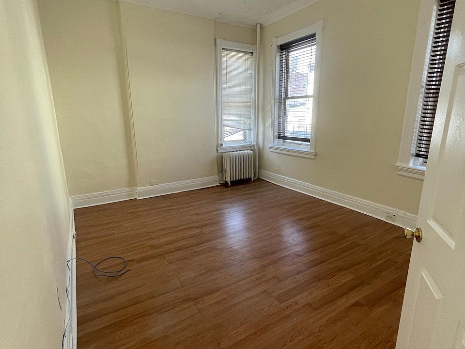 2nd image of 135 Hawthorne Ave #1B