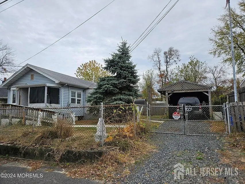 85 Pacific Blvd photo 1