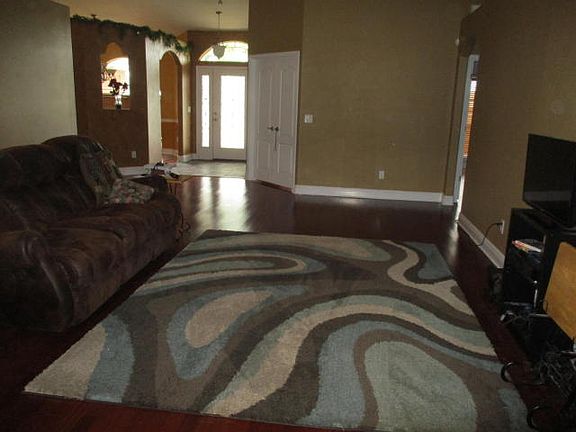 2nd image of 1644 Woodlawn Way