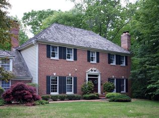 12109 Wolf Valley Dr, Clifton, VA 20124