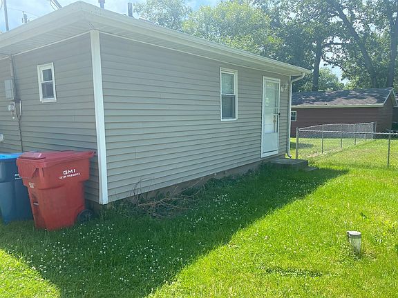 2nd image of 13940 Soper St
