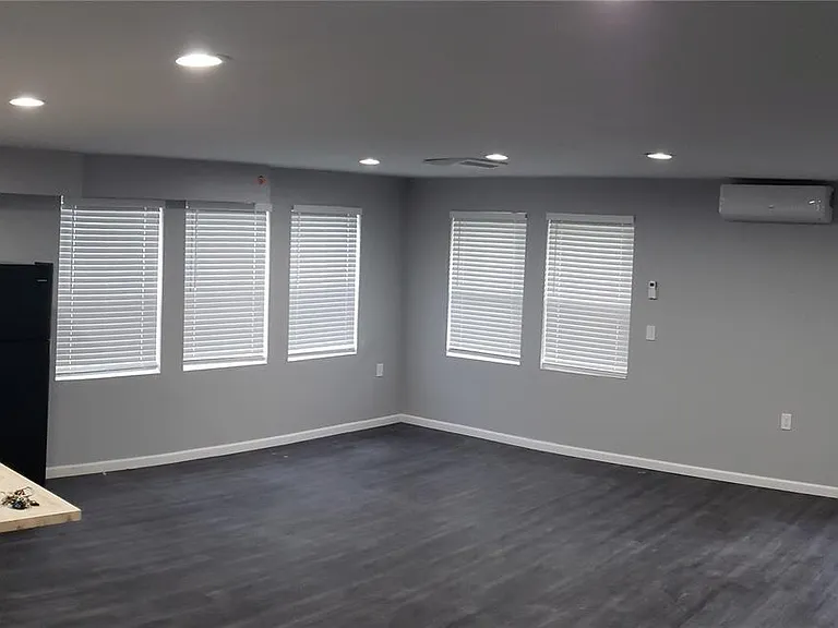 312 Mary Ave — Photo 3