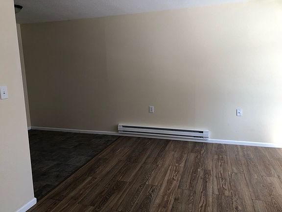 3rd image of 906 11th St NE #7