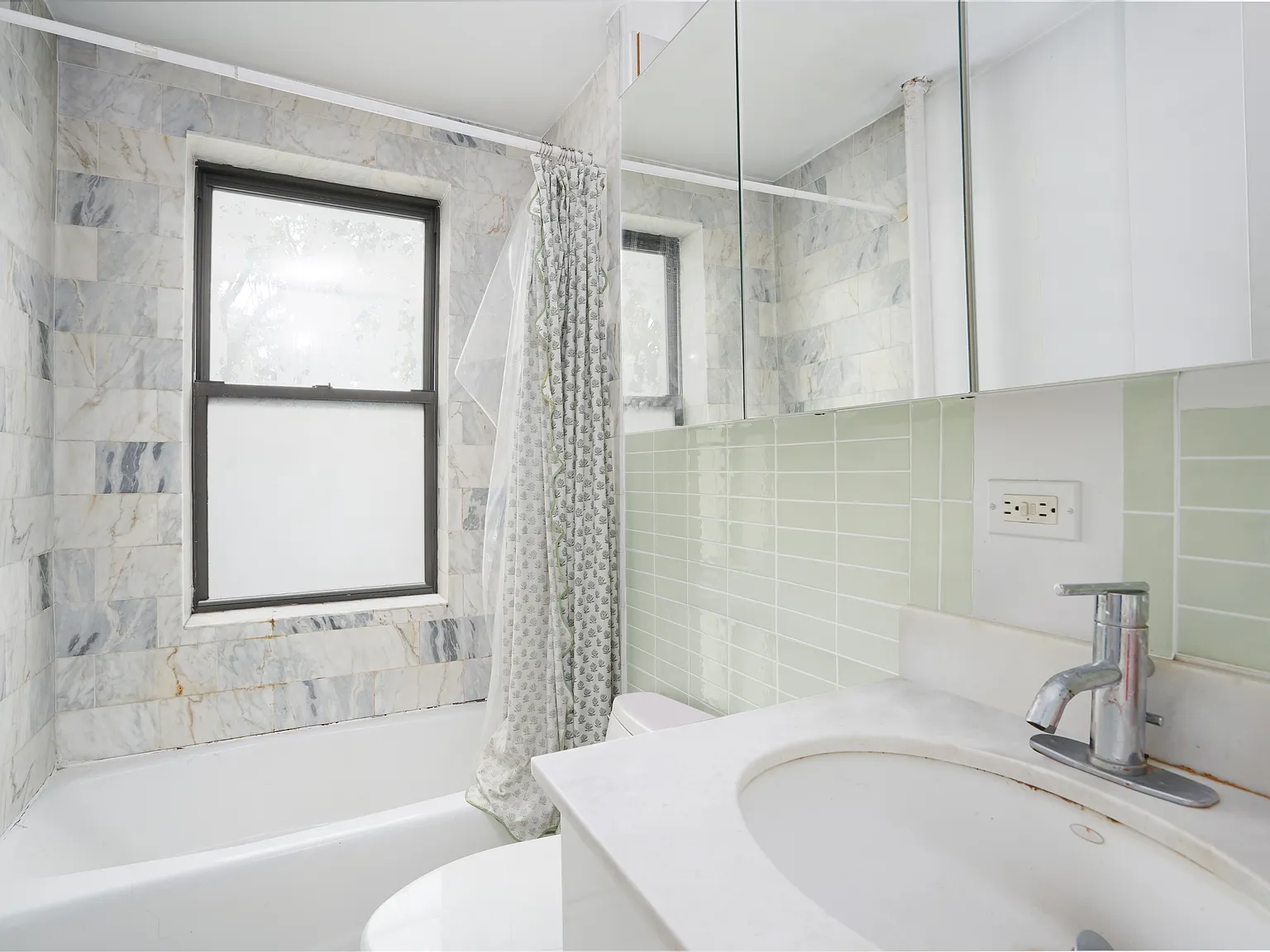 516 East 13th Street — Photo 4