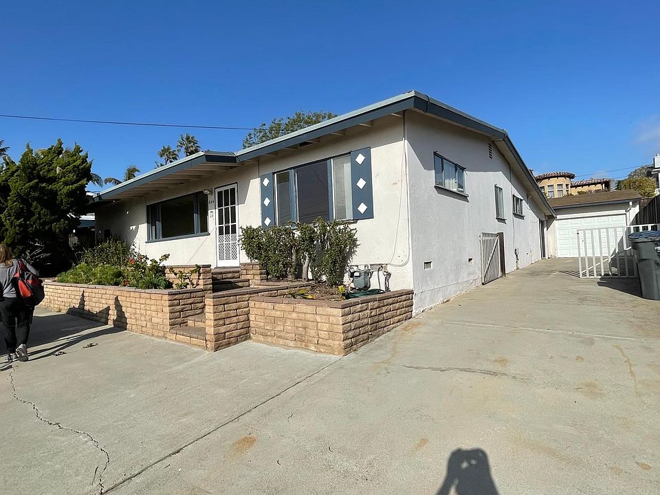 1st image of 654 Glenmont Dr