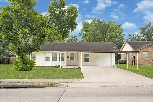 506 Edgebrook Dr Photo 1