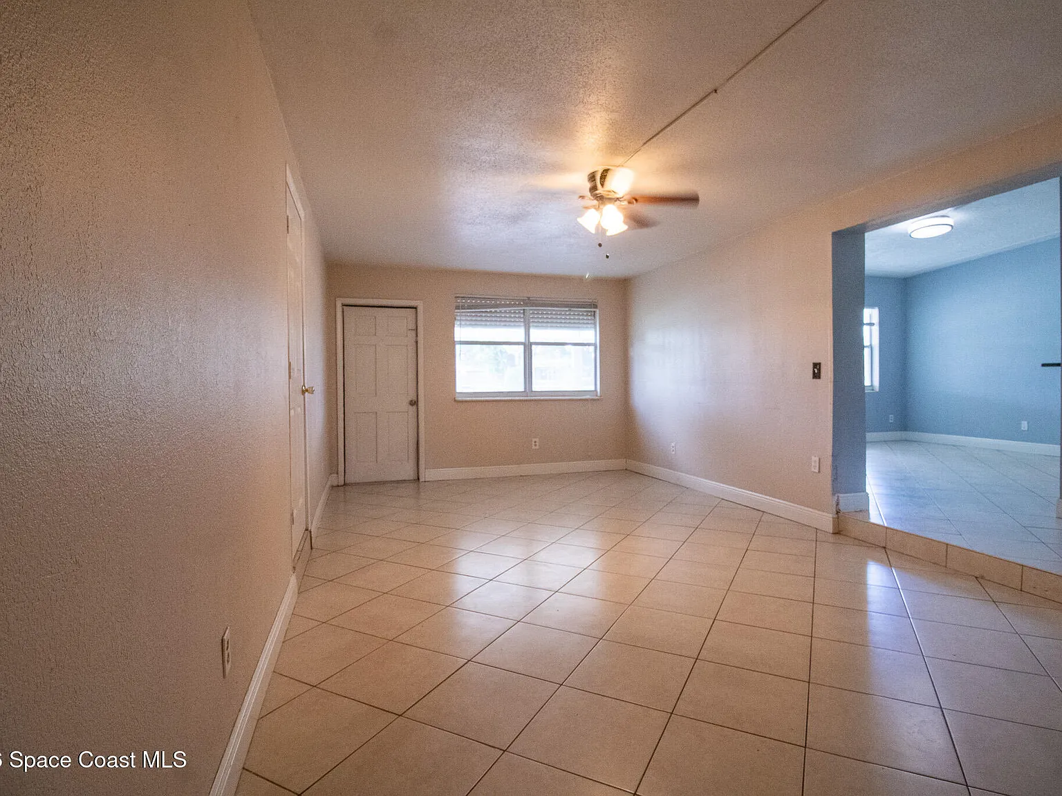 3 bed, 2.0 bath, 912 sqft, $2,000 — Photo 4