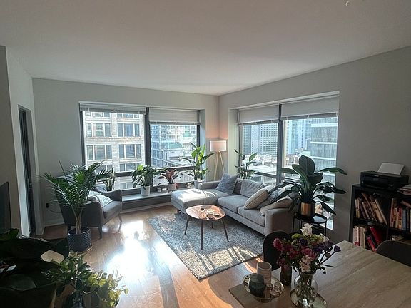 3rd image of 130 N Garland Ct APT 1502