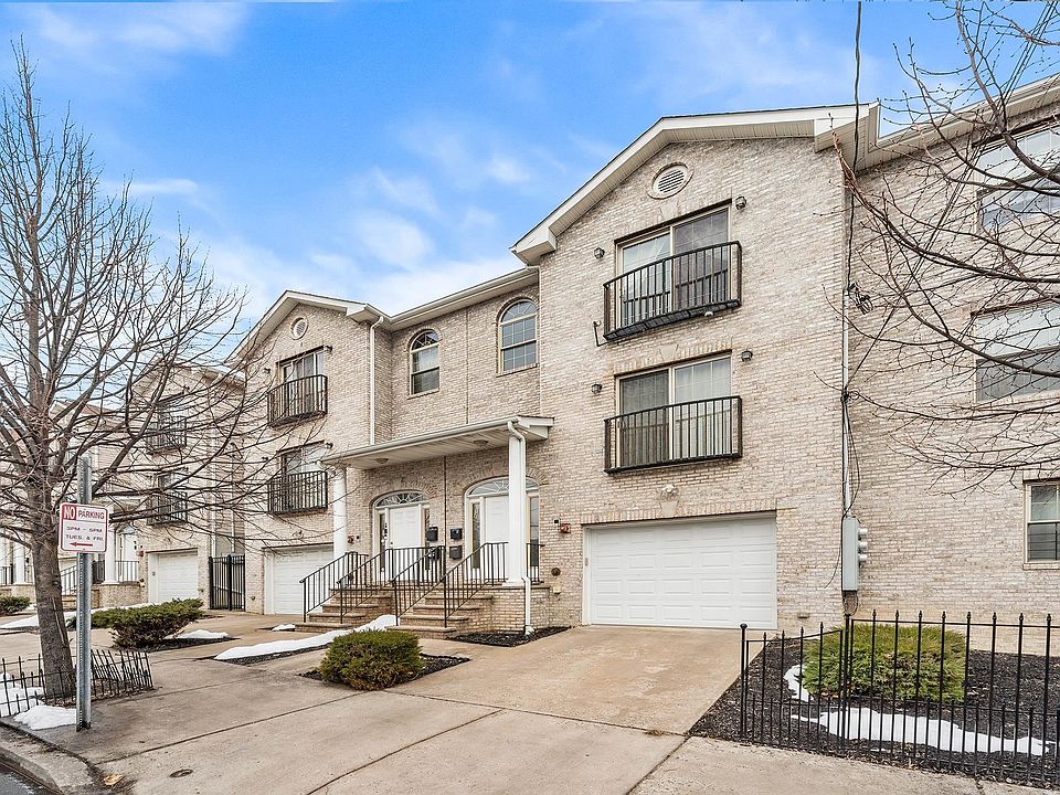 1st image of 126 Gates Ave #B