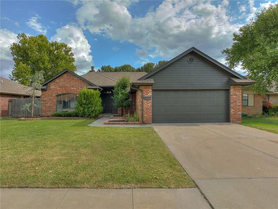 1st image of 1216 SW 132nd Pl