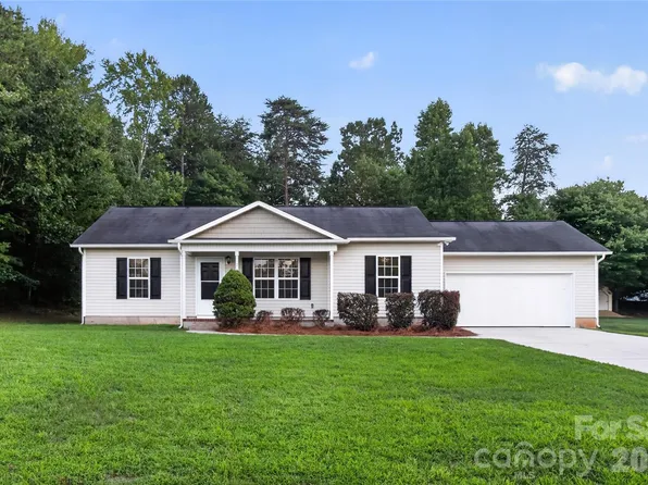 213 Winding Cedar Dr, Statesville, NC 28677