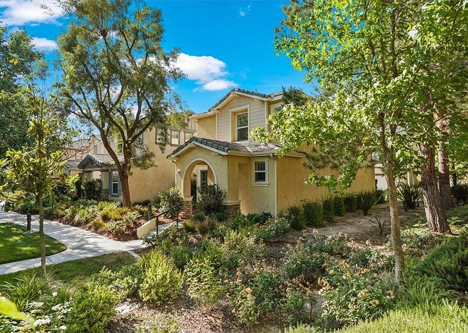 1st image of 27398 Dearborn Dr