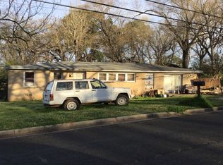 601 E Lake Dr, Gladewater, TX 75647