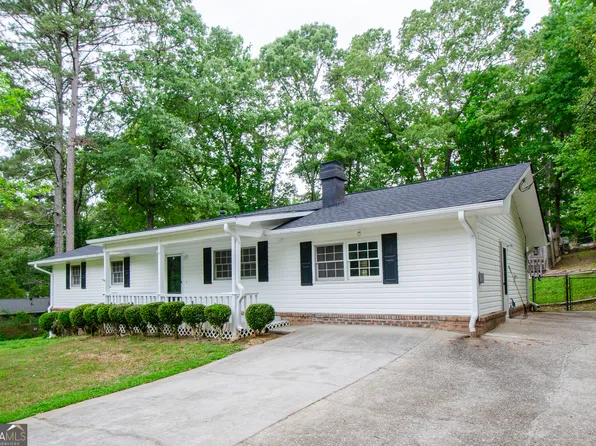 2923 Bicentennial Dr, Stone Mountain, GA 30087