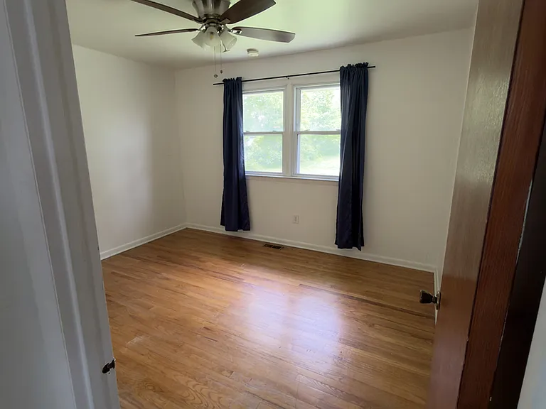 393 Phillips Ave — Photo 8