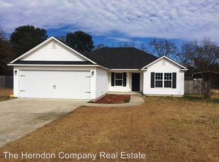 82 N Moody Dr, Ray City, GA 31645