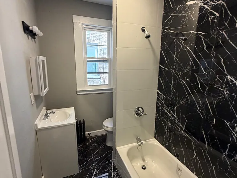 843 S 19th St #1R — Photo 4