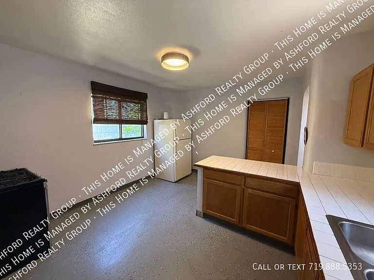1220 E San Rafael St — Photo 5