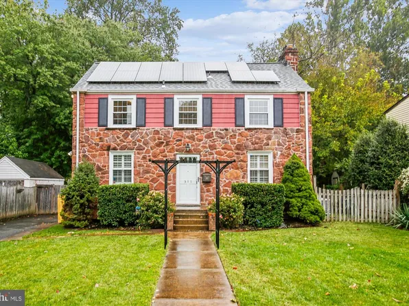 911 Hillwood Ave, Falls Church, VA 22042