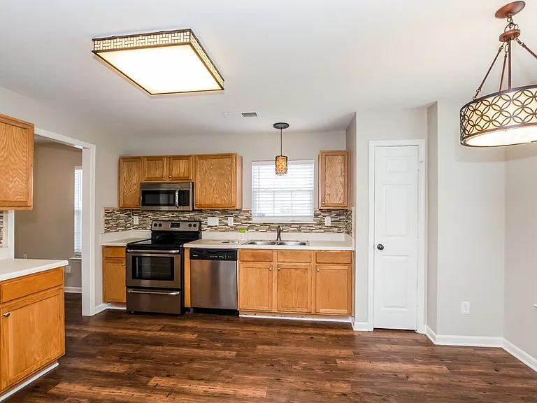 11909 Aubreywood Dr — Photo 6