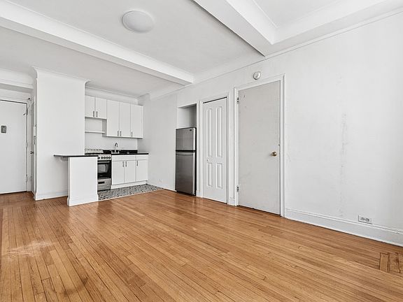 2nd image of 440 W 34th St APT 9D