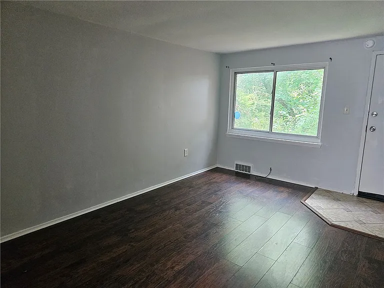 1907 Hanover St #10 — Photo 6