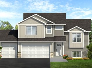 741 Magoo Rd, Hudson, WI 54016