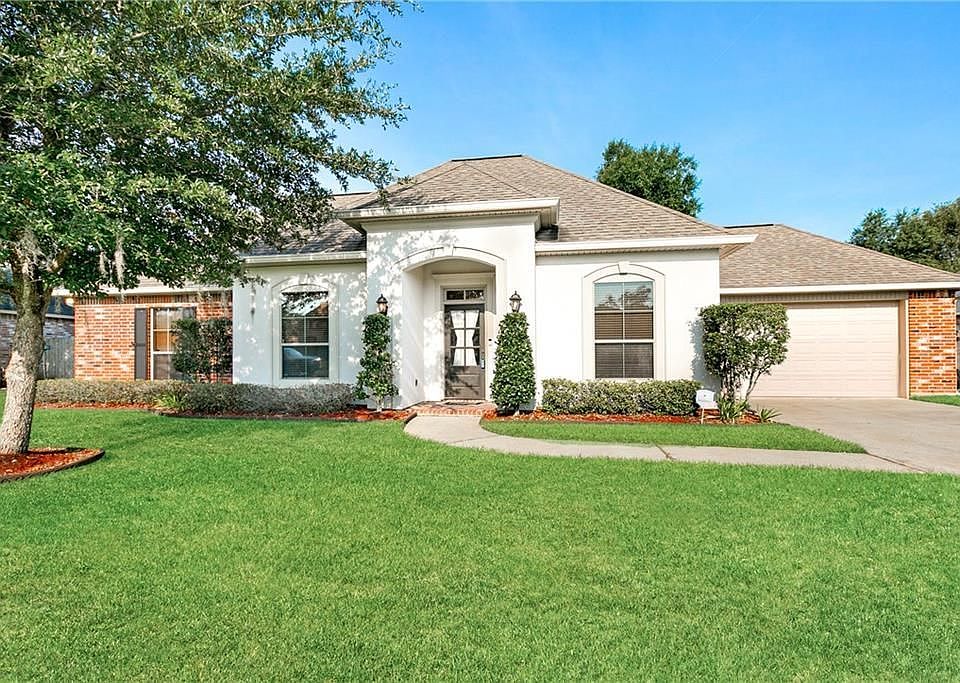 1st image of 233 Grand Oaks Dr