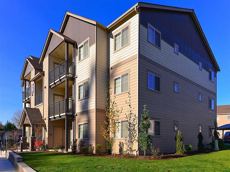 The Arbors at Edgewood — Photo 18